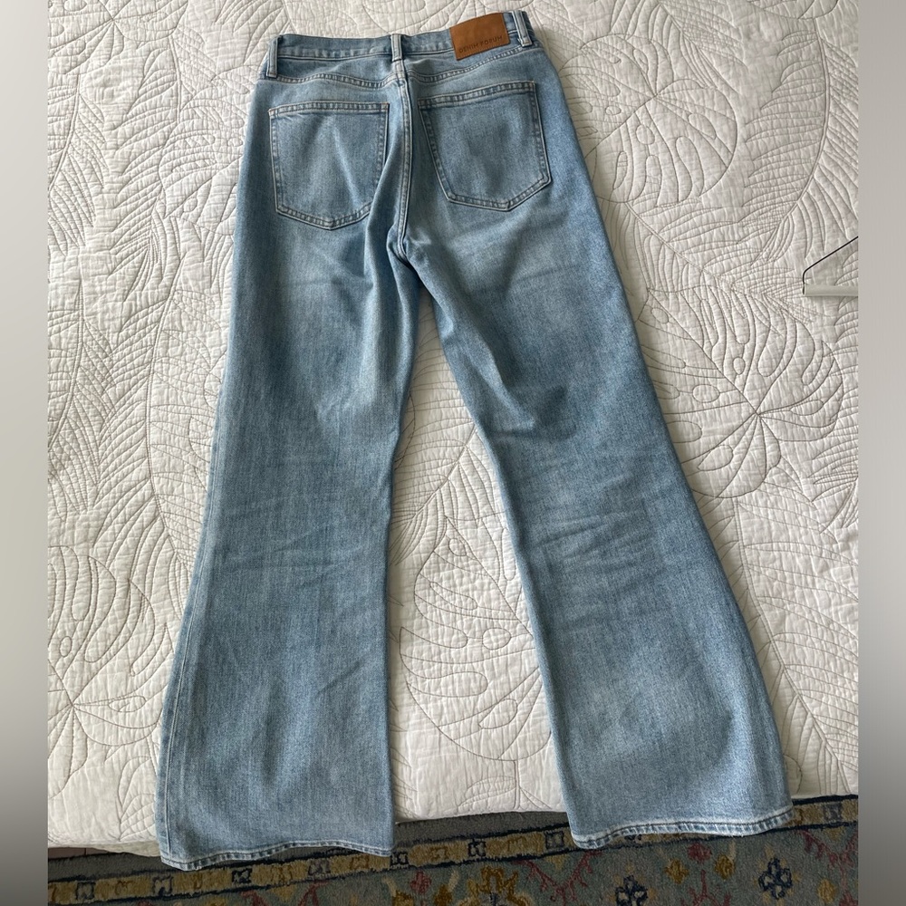 ARITZIA DENIM FORUM Twiggy High Rise Flare Size US 26 - Picture 3 of 4